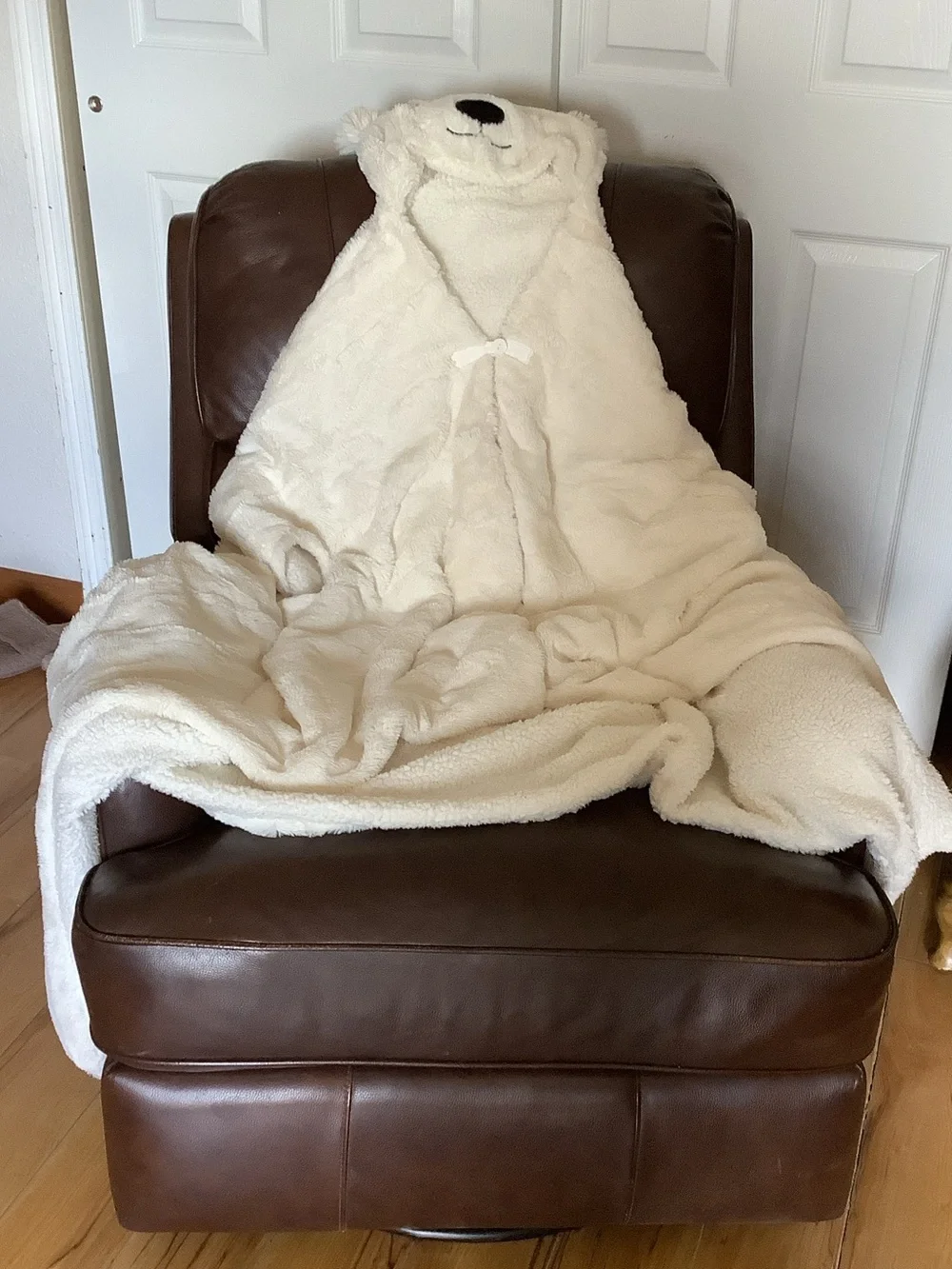 Plush Cream Bear Hooded Throw Blanket - Cozy Faux Fur